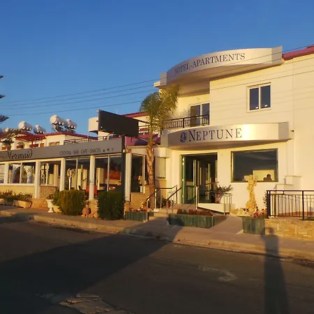 아파트호텔 Neptune Paphos 코럴베이