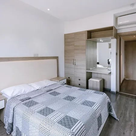 아파트호텔 Neptune Paphos