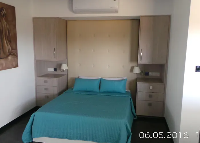 Neptune Paphos Aparthotel