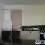 Neptune Paphos מלון דירות 4*