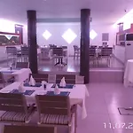 Neptune Paphos Apartmanhotel