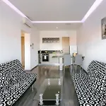 Neptune Paphos Apartmanhotel 4*