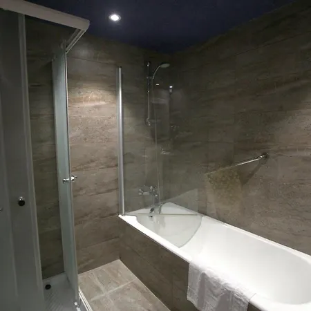 Neptune Paphos Aparthotel