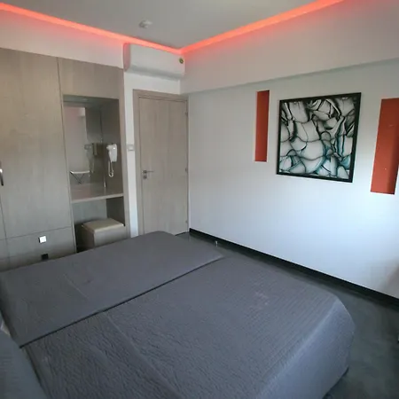 Neptune Paphos Aparthotel 3*
