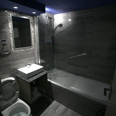 Aparthotel Neptune Paphos 3*