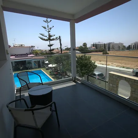 Neptune Paphos Aparthotel