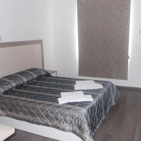 Neptune Paphos Aparthotel 4*
