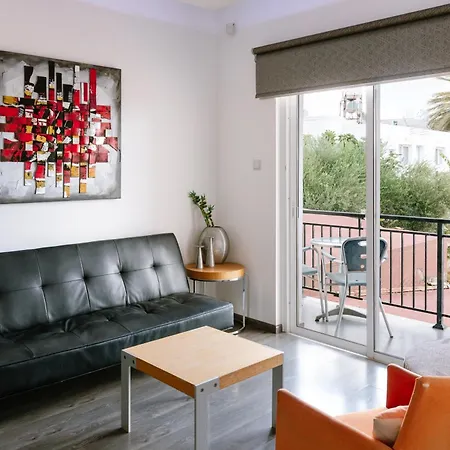 公寓式酒店 Neptune Paphos 珊瑚湾