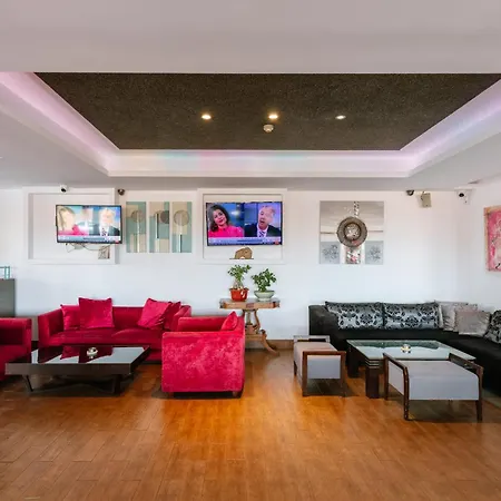 Neptune Paphos 公寓式酒店