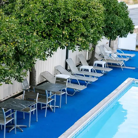 Neptune Paphos 公寓式酒店