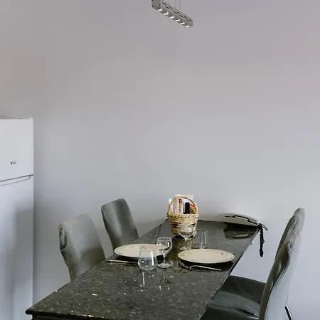 Neptune Paphos 公寓式酒店