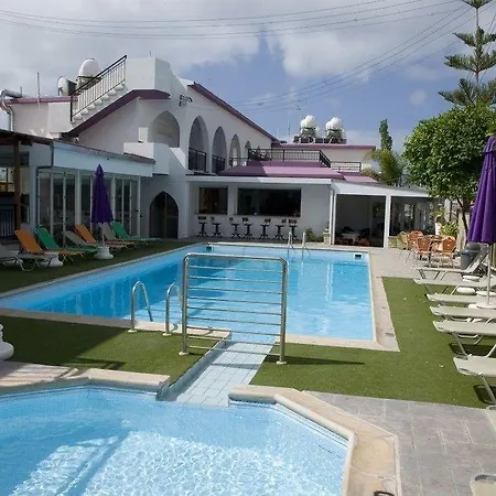 Aparthotel Neptune Paphos