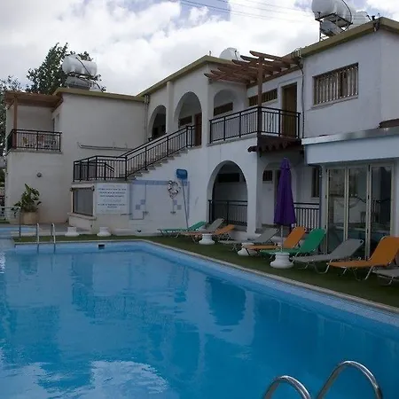 Aparthotel Neptune Paphos Coral Bay