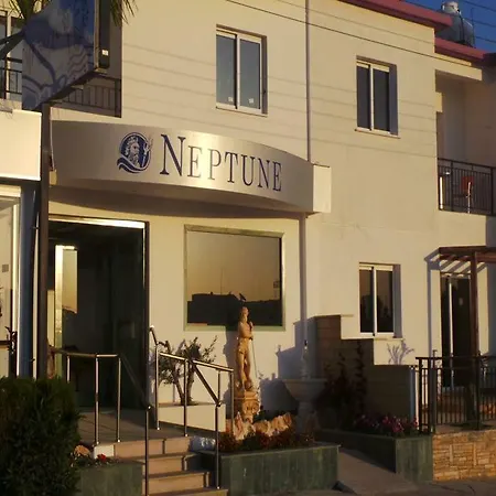 Neptune Paphos 3* Coral Bay