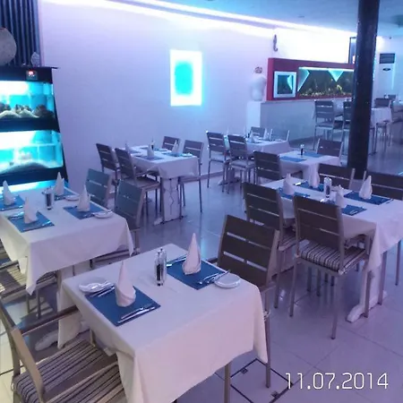 Aparthotel Neptune Paphos 3*