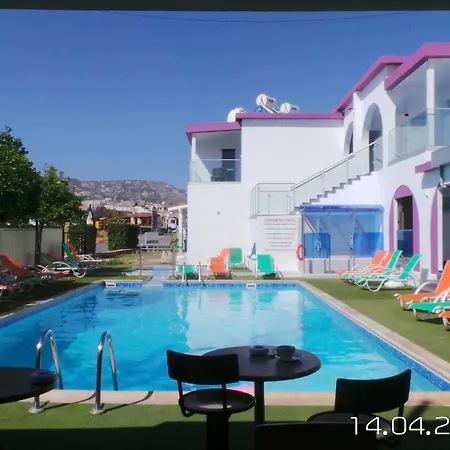 Neptune Paphos Aparthotel 3*