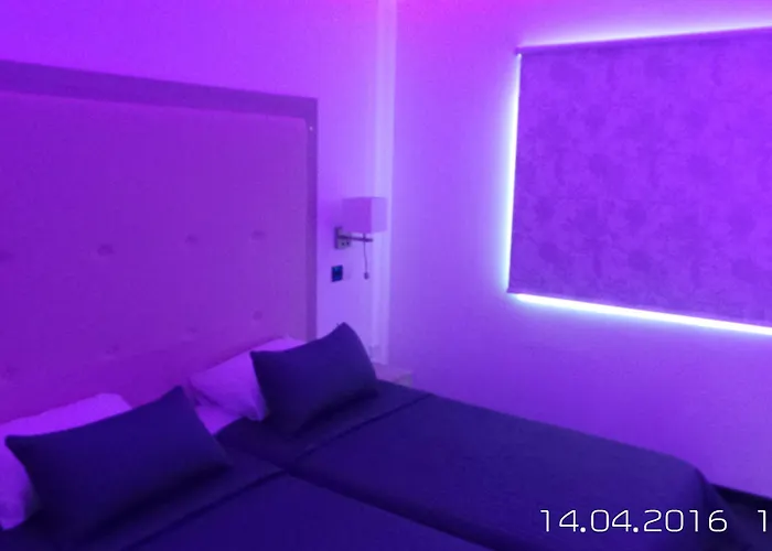 Neptune Paphos Aparthotel 4*