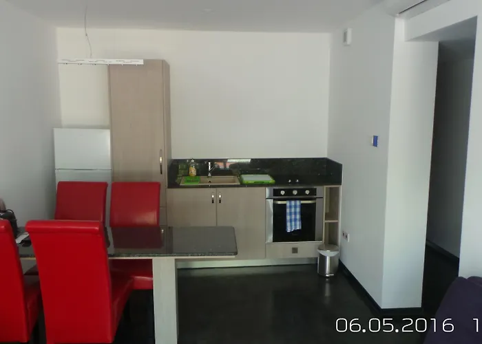 Neptune Paphos 4* Korall-öböl