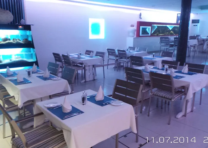 Neptune Paphos Apartmanhotel Korall-öböl