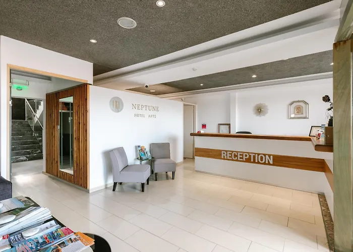 Aparthotel Neptune Paphos 4*