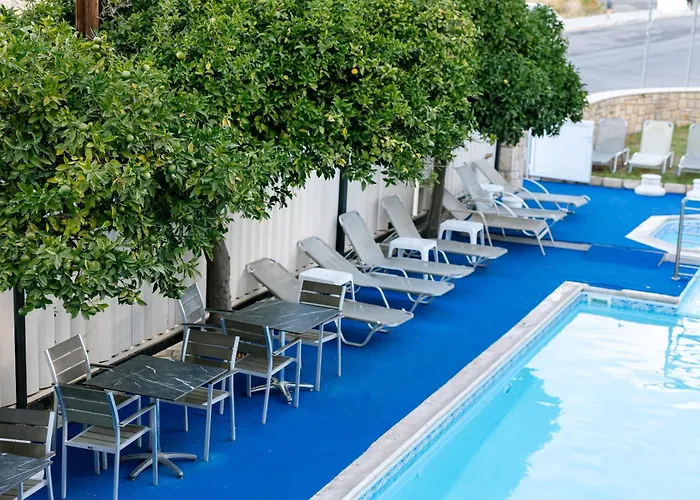 Neptune Paphos Apartmanhotel