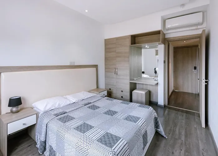 Aparthotel Neptune Paphos